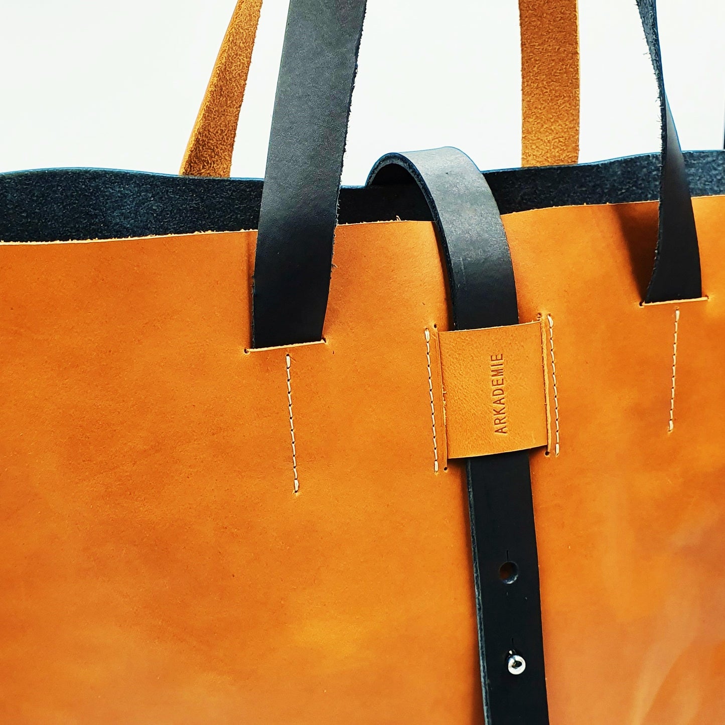 HERITAGE A3-L Leather Tote Bag
